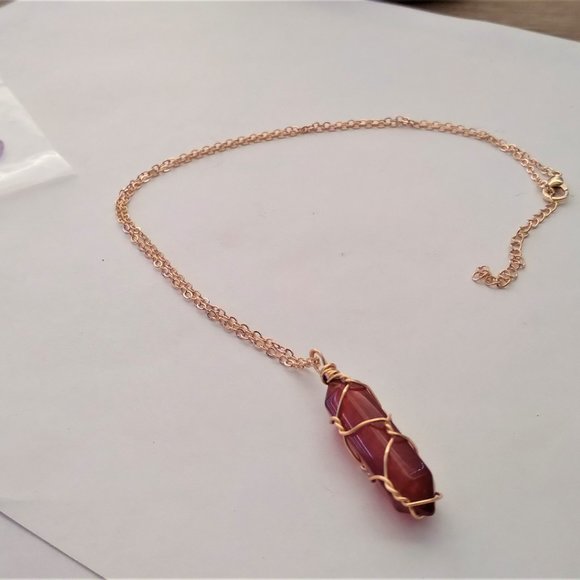 Gold tone wire wrap Red simulated garnet chakra mystic stone necklace - Picture 1 of 4